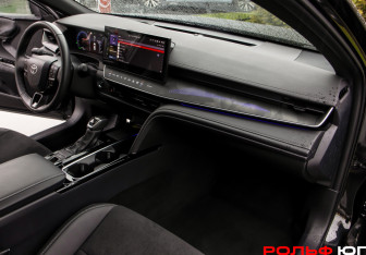 Подержанный автомобиль Toyota Camry Sedan 2024 года (7 фото)