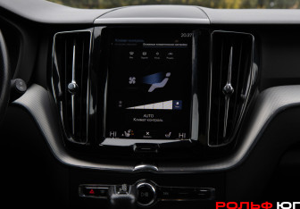 Подержанный автомобиль Volvo XC60 2018 года (16 фото)