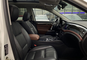 Подержанный автомобиль GAC GS8 2021 года (26 фото)