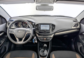 Подержанный автомобиль LADA (ВАЗ) Vesta Sedan 2018 года (14 фото)