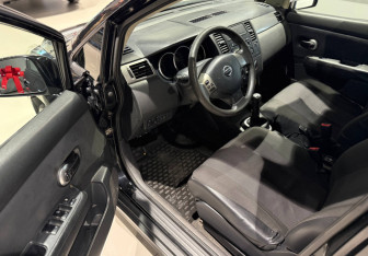 Подержанный автомобиль Nissan Tiida Sedan 2008 года (5 фото)