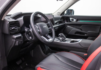 Подержанный автомобиль Haval H3 2025 года (10 фото)