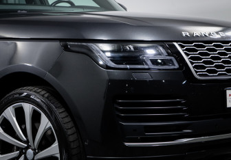 Подержанный автомобиль Land Rover Range Rover 2021 года (17 фото)