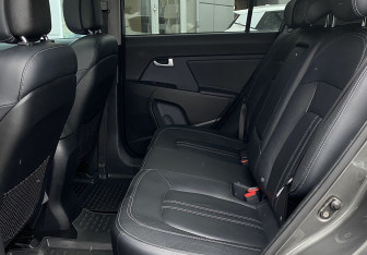 Подержанный автомобиль Kia Sportage 2012 года (13 фото)