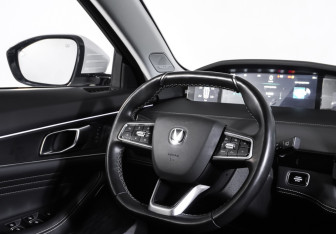 Подержанный автомобиль Changan UNI-K 2023 года (15 фото)