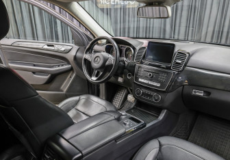 Подержанный автомобиль Mercedes-Benz GLE 2015 года (11 фото)