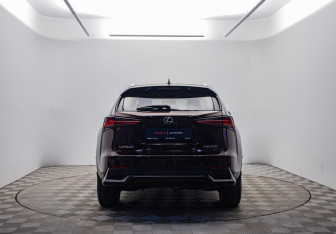 Подержанный автомобиль Lexus NX 2018 года (6 фото)