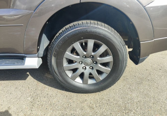 Подержанный автомобиль Mitsubishi Pajero 2014 года (12 фото)