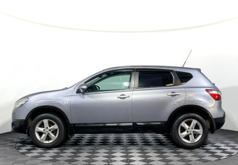 Подержанный автомобиль Nissan Qashqai 2011 года (8 фото)