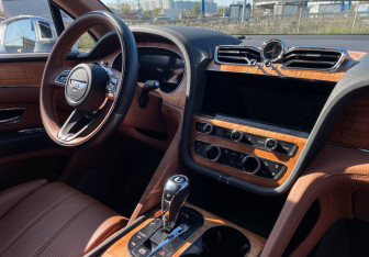 Подержанный автомобиль Bentley Bentayga 2023 года (9 фото)