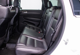 Подержанный автомобиль Jeep Grand Cherokee 2015 года (11 фото)