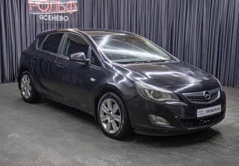Подержанный автомобиль Opel Astra Hatchback 2011 года (3 фото)
