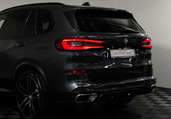 Подержанный автомобиль BMW X5 2021 года (23 фото)