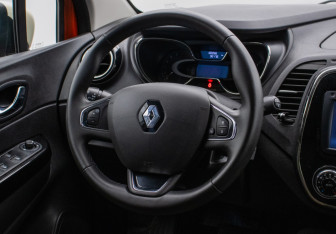 Подержанный автомобиль Renault Kaptur 2019 года (15 фото)
