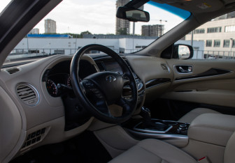 Подержанный автомобиль Infiniti QX60 2019 года (15 фото)