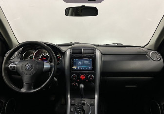 Подержанный автомобиль Suzuki Grand Vitara 2011 года (11 фото)
