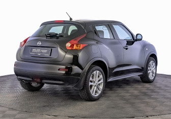 Подержанный автомобиль Nissan Juke 2014 года (5 фото)