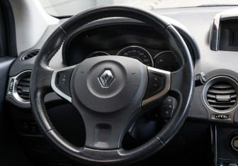 Подержанный автомобиль Renault Koleos 2013 года (17 фото)