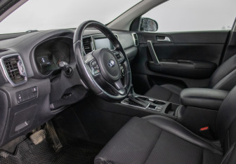 Подержанный автомобиль Kia Sportage 2016 года (10 фото)