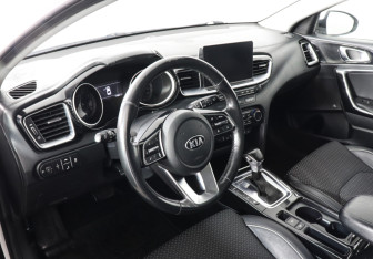 Подержанный автомобиль Kia Ceed Hatchback 2018 года (7 фото)