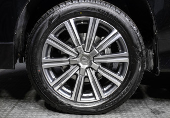 Подержанный автомобиль Lexus LX 2017 года (29 фото)