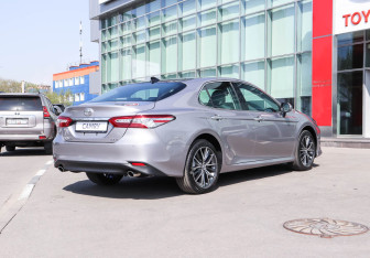 Новый Toyota Camry Sedan 2024 (6 фото)