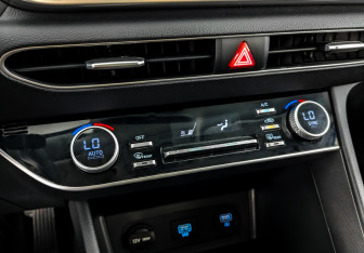 Подержанный автомобиль Hyundai Sonata 2023 года (25 фото)