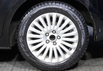 Подержанный автомобиль Ford Focus Sedan 2010 года (14 фото)