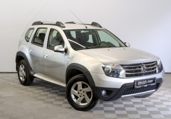Подержанный автомобиль Renault Duster 2014 года (3 фото)