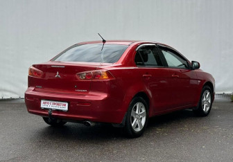 Подержанный автомобиль Mitsubishi Lancer Sedan 2008 года (5 фото)