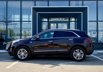 Подержанный автомобиль Cadillac XT5 2021 года (8 фото)