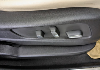 Подержанный автомобиль Cadillac XT5 2016 года (24 фото)