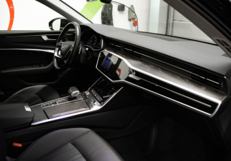 Подержанный автомобиль Audi A6 Sedan 2020 года (30 фото)