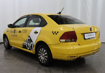 Подержанный автомобиль Volkswagen Polo Sedan 2017 года (6 фото)