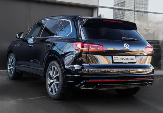 Подержанный автомобиль Volkswagen Touareg 2019 года (6 фото)