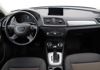 Подержанный автомобиль Audi Q3 2013 года (13 фото)
