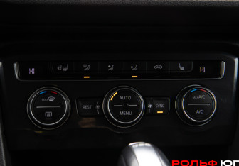 Подержанный автомобиль Volkswagen Tiguan 2018 года (22 фото)