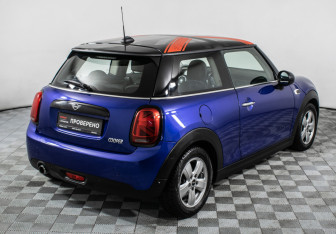 Подержанный автомобиль MINI Hatch 2018 года (5 фото)