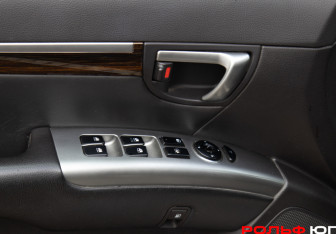 Подержанный автомобиль Hyundai Santa Fe 2011 года (18 фото)
