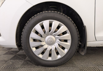 Подержанный автомобиль Skoda Rapid Liftback 2021 года (12 фото)