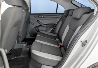 Подержанный автомобиль Skoda Rapid Liftback 2021 года (12 фото)