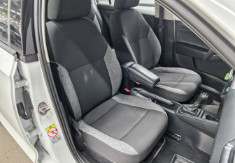 Подержанный автомобиль Skoda Rapid Liftback 2021 года (23 фото)