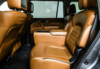 Подержанный автомобиль Infiniti QX80 2019 года (14 фото)