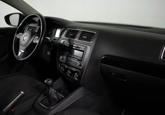 Подержанный автомобиль Volkswagen Jetta Sedan 2011 года (9 фото)