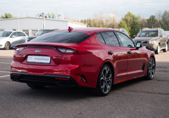 Подержанный автомобиль Kia Stinger 2019 года (5 фото)