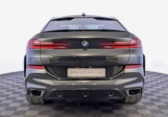 Подержанный автомобиль BMW X6 2021 года (6 фото)