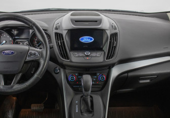 Подержанный автомобиль Ford Kuga 2017 года (14 фото)