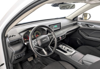 Подержанный автомобиль Haval Jolion 2023 года (16 фото)
