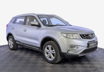 Подержанный автомобиль Geely Atlas 2018 года (3 фото)