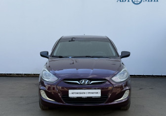 Подержанный автомобиль Hyundai Solaris Sedan 2011 года (2 фото)